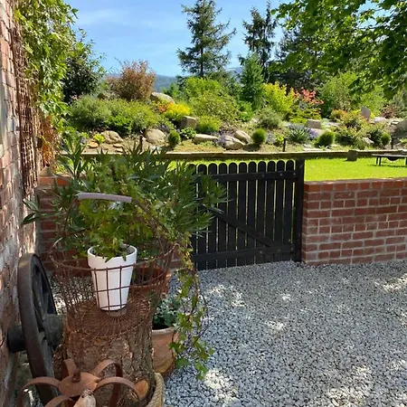 Sudeckie Nad Zalewem Ii 아파트 Sosnówka